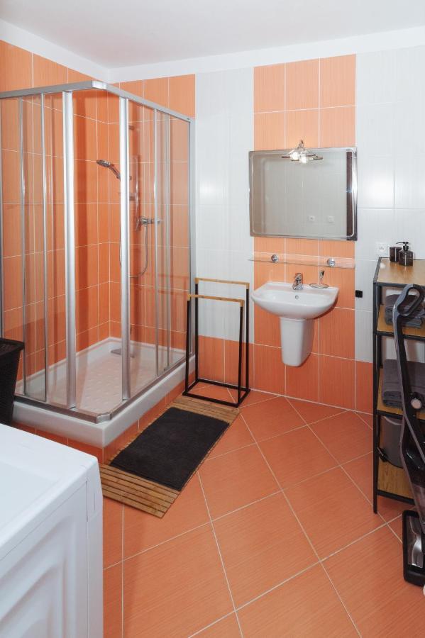 Vila Helena - Apartman Helena 16 Ruzomberok Esterno foto